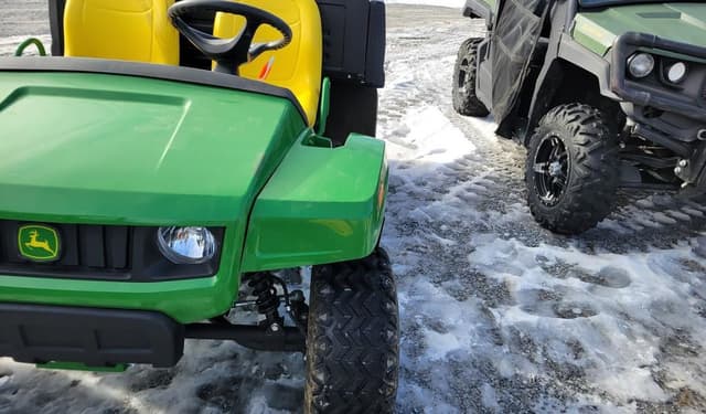 Image of John Deere Gator TX 4x2 equipment image 1