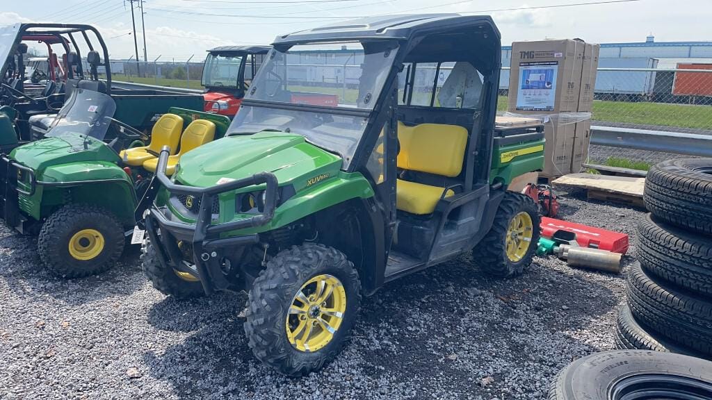 Main image John Deere XUV 550