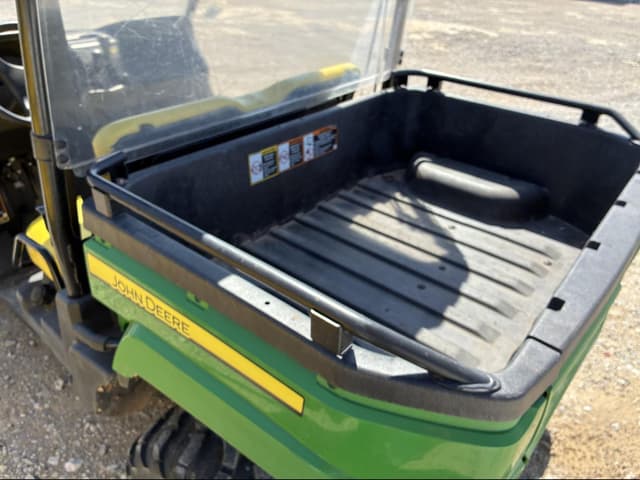Image of John Deere Gator XUV 550 equipment image 4