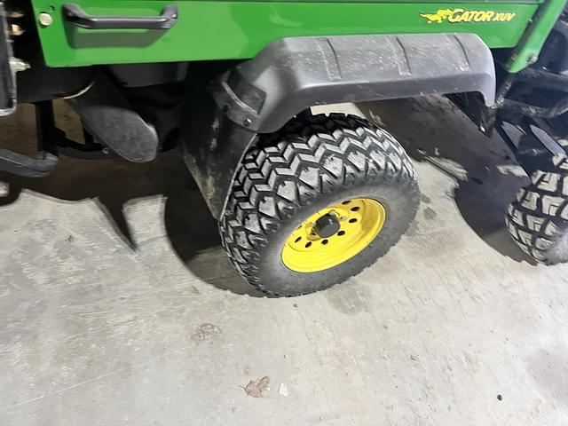Image of John Deere Gator XUV 620i equipment image 1