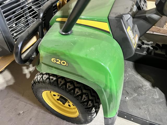 Image of John Deere Gator XUV 620i equipment image 3