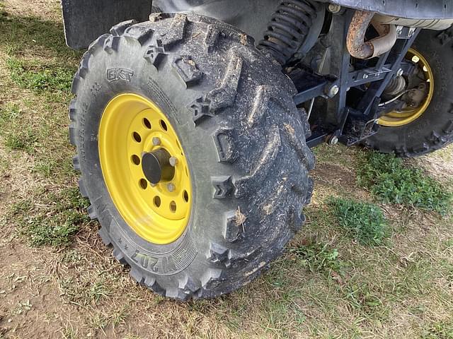 Image of John Deere Gator XUV 620i equipment image 4