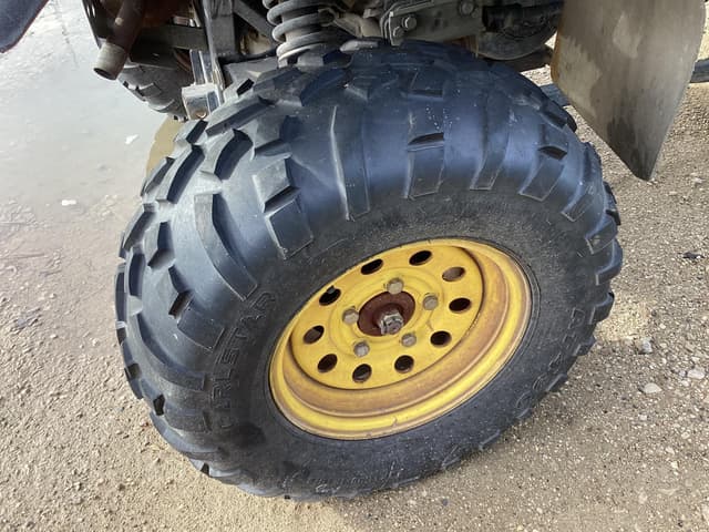 Image of John Deere Gator XUV 620i equipment image 4