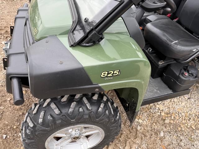 Image of John Deere Gator XUV 825i equipment image 4