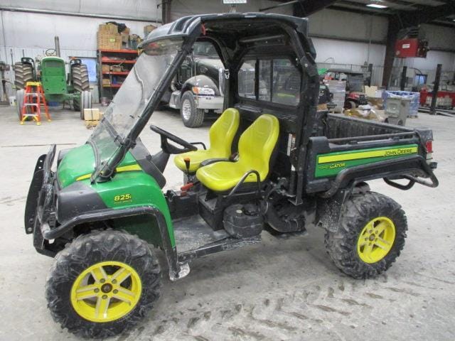 Main image John Deere Gator XUV 825i