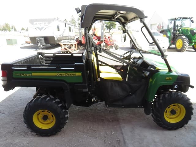 Image of John Deere Gator XUV 825i equipment image 1