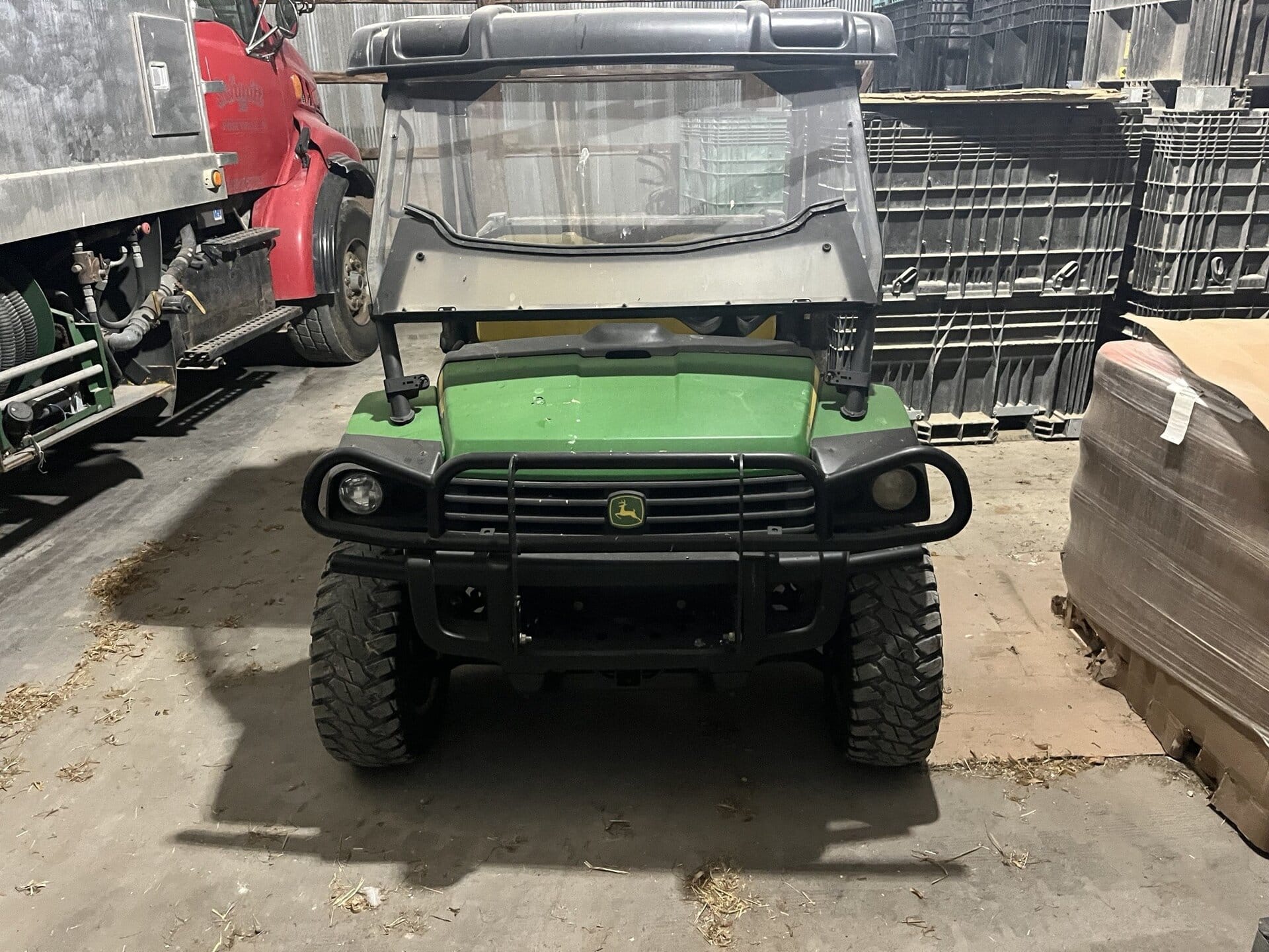 John Deere Gator XUV 825i Equipment Image0