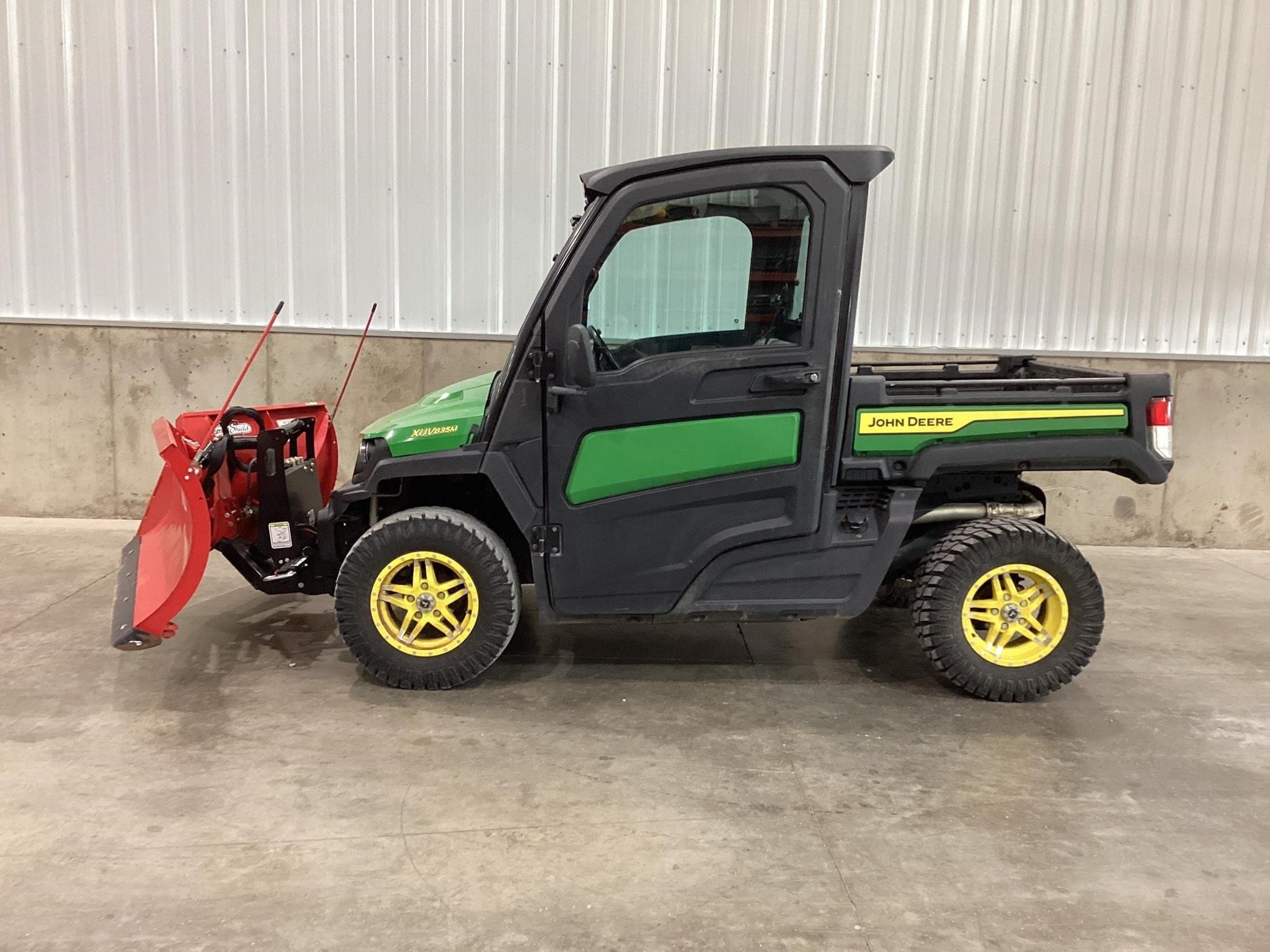 2023 John Deere XUV 835M Equipment Image0