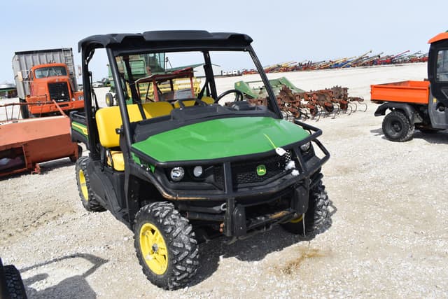 Image of John Deere XUV 835M equipment image 3