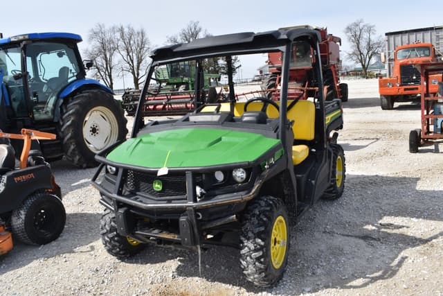 Image of John Deere XUV 835M equipment image 1