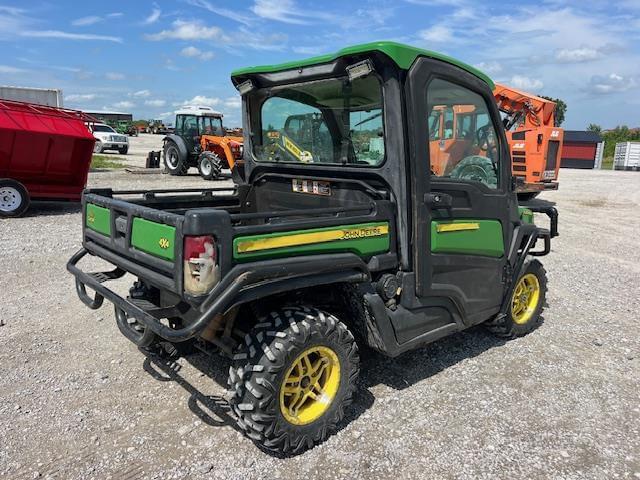 Image of John Deere XUV 835R equipment image 4