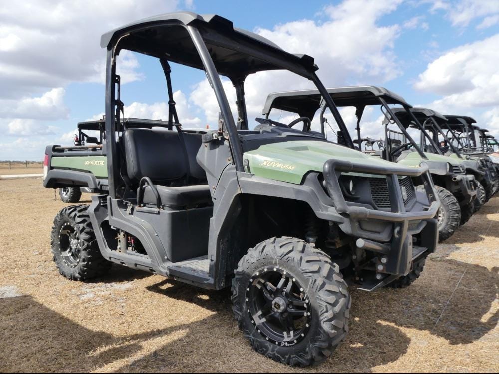 John Deere XUV 865M Equipment Image0