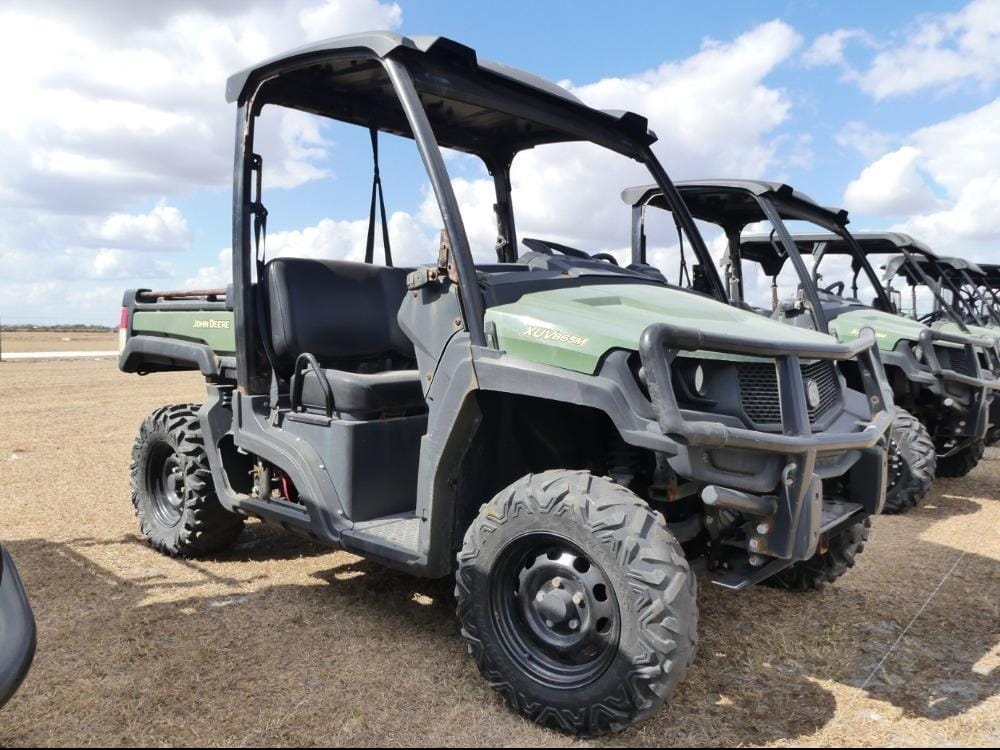 John Deere XUV 865M Equipment Image0