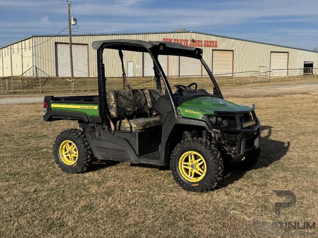 John Deere XUV 865M Equipment Image0