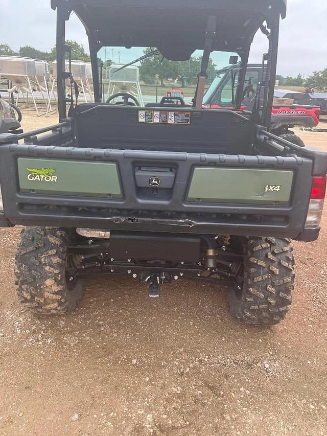 Image of John Deere XUV 835M equipment image 3