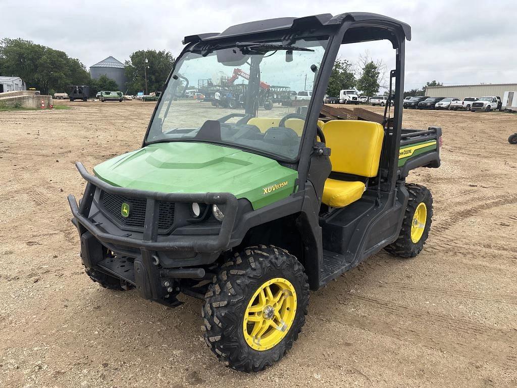 Image of John Deere XUV 835M Primary image
