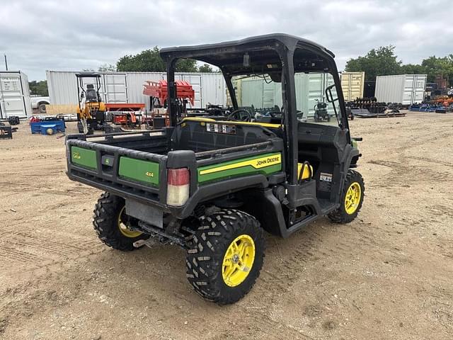 Image of John Deere XUV 835M equipment image 4