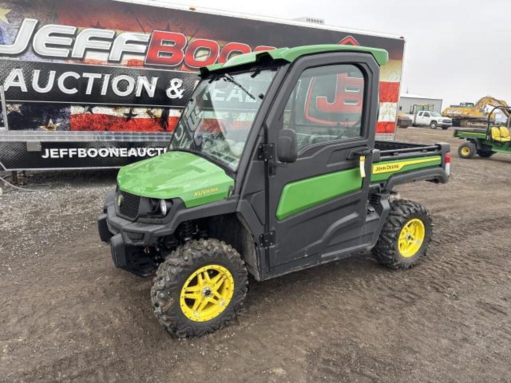 Image of John Deere XUV 835R Primary image