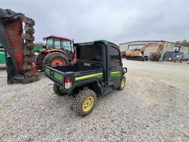 Image of John Deere XUV 835R equipment image 4