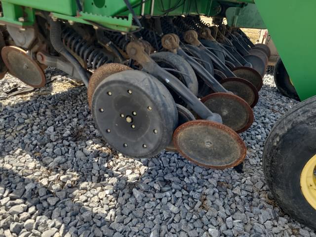 Image of John Deere 1590 equipment image 4