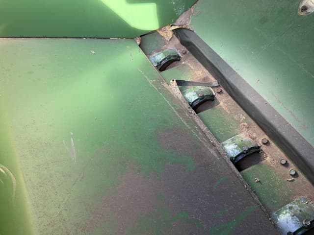 Image of John Deere 8300 equipment image 3