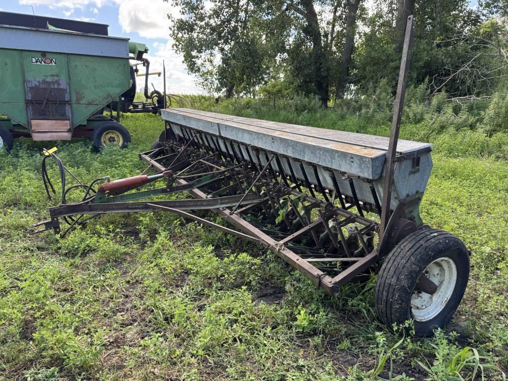 Image of John Deere B Primary image