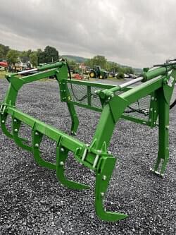 Image of John Deere Grapple Image 1