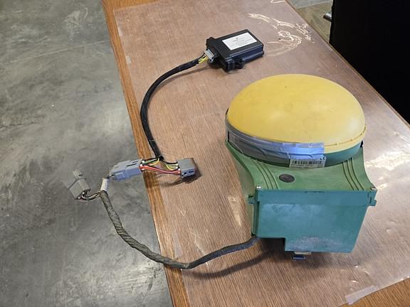 Image of John Deere StarFire iTC equipment image 1