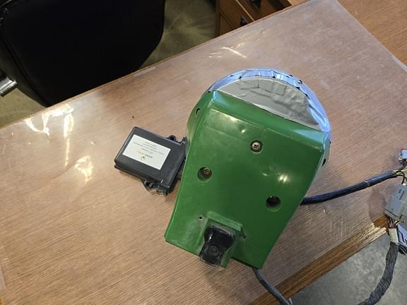 Image of John Deere StarFire iTC equipment image 3