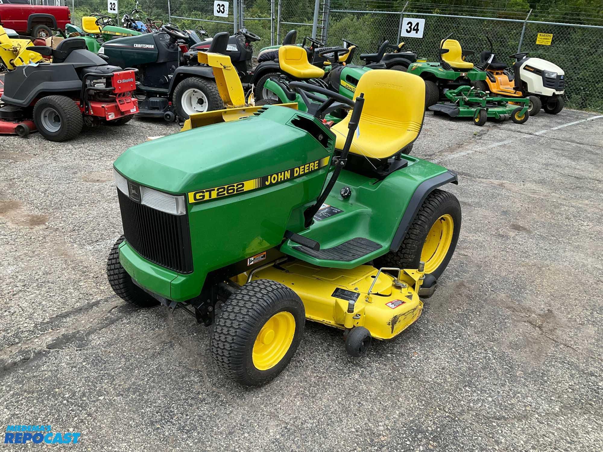 Main image John Deere GT262