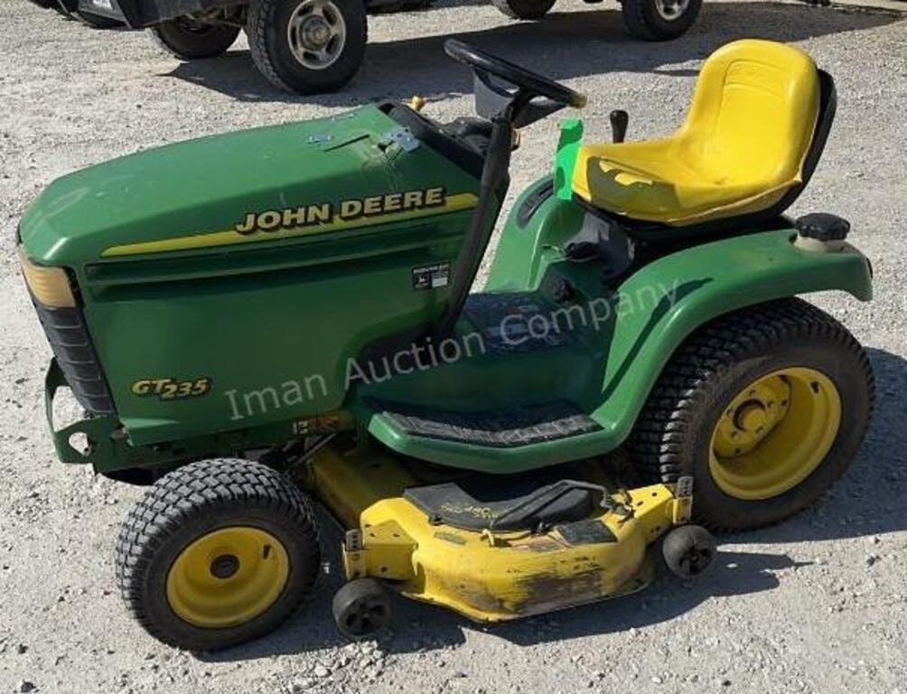Main image John Deere GT235
