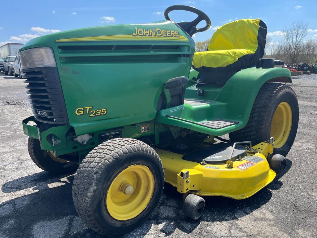 Main image John Deere GT235