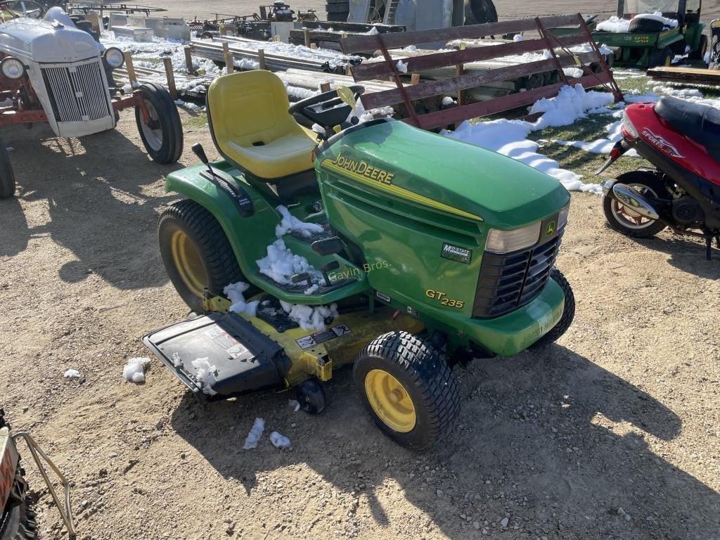 Main image John Deere GT235