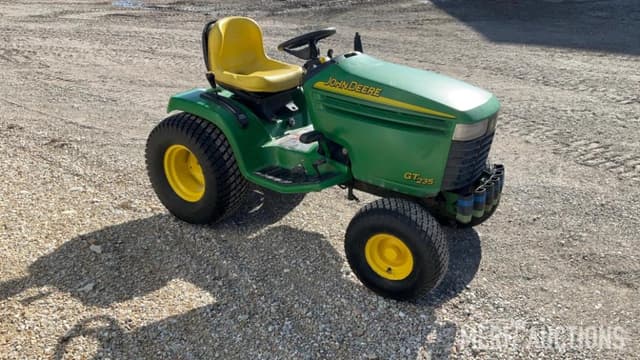 Image of John Deere GT235 equipment image 4
