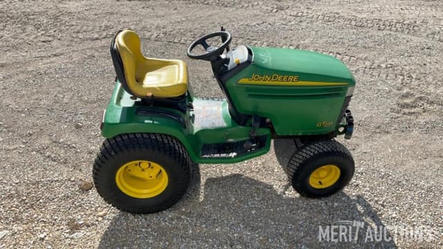 Image of John Deere GT235 equipment image 3
