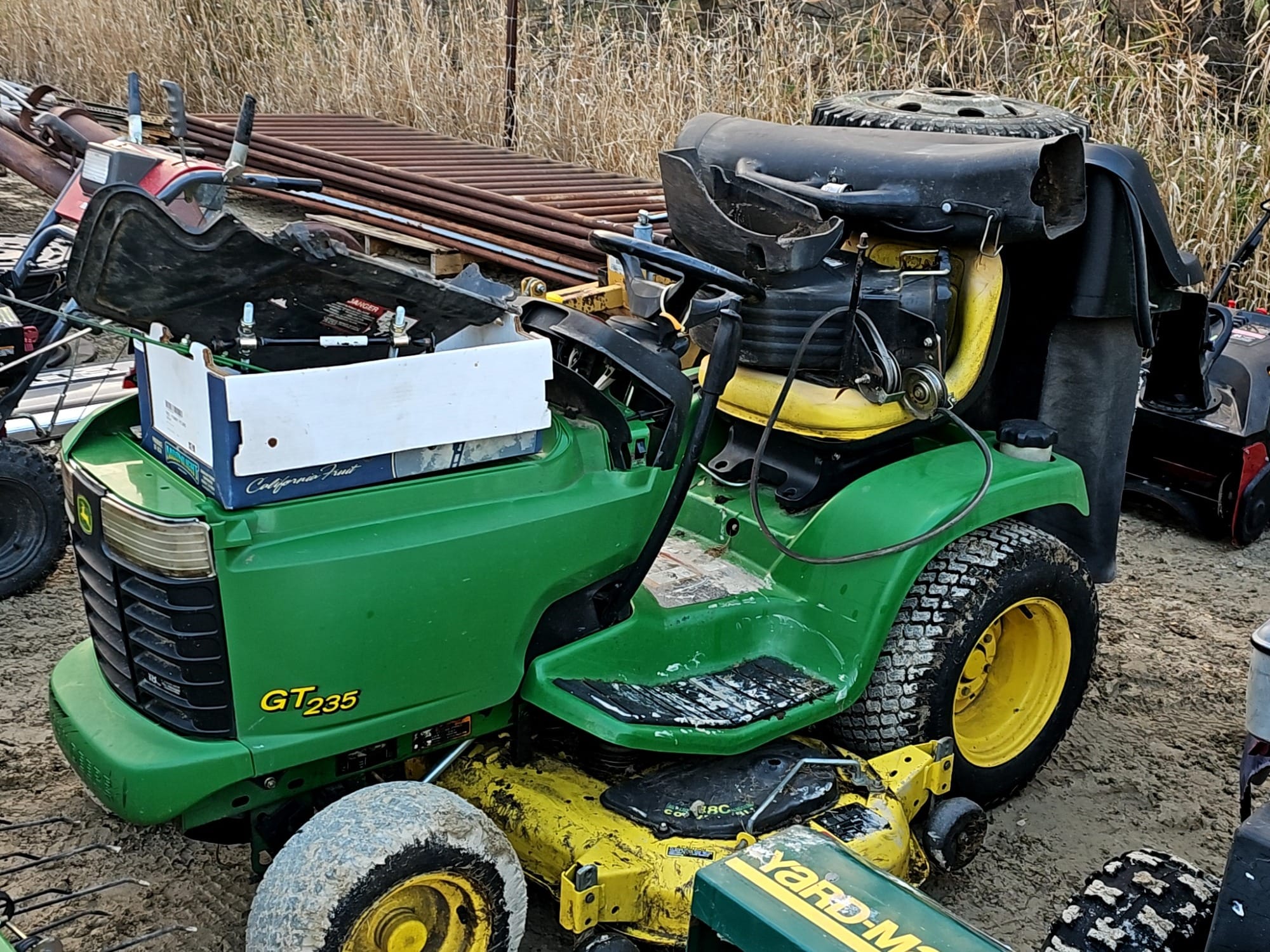 Main image John Deere GT235