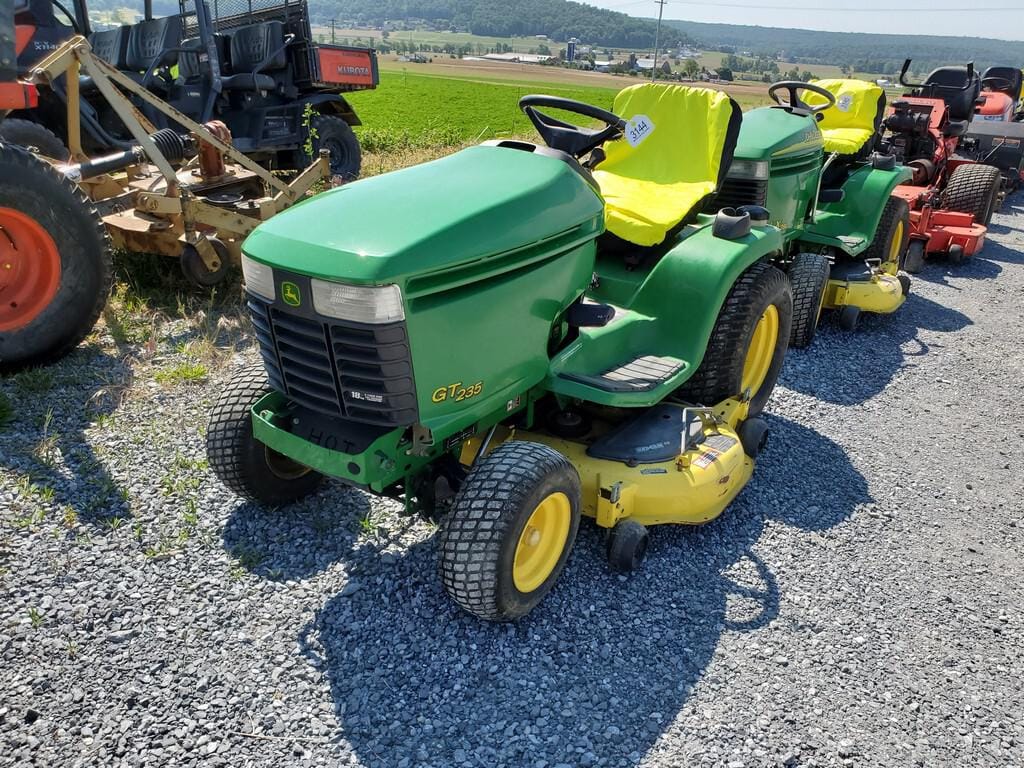 Main image John Deere GT235