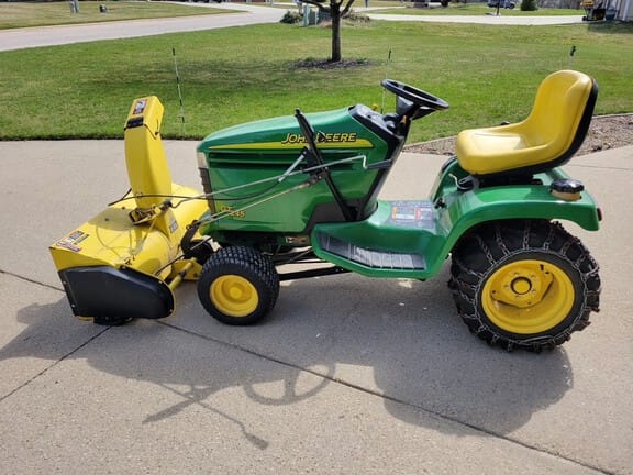 John Deere GT245 Equipment Image0