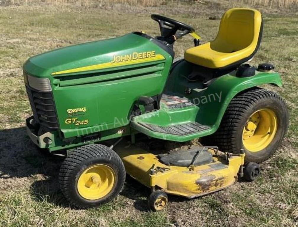 John Deere GT245 Equipment Image0