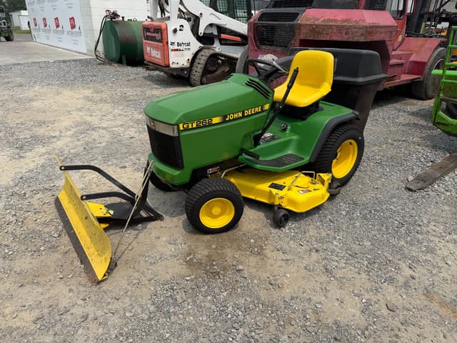 Image of John Deere GT262 equipment image 1