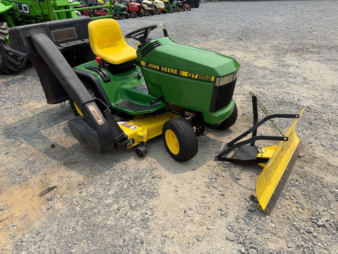 Image of John Deere GT262 Primary image