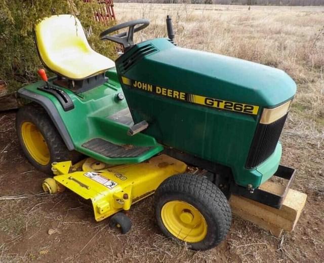 Image of John Deere GT262 equipment image 1