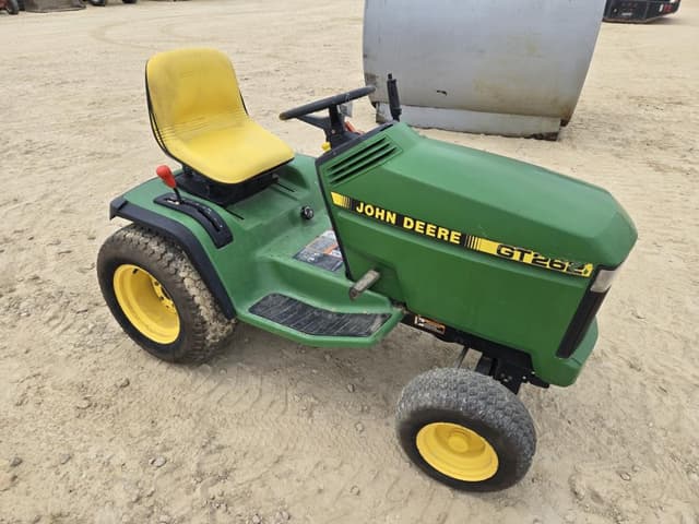 Image of John Deere GT262 equipment image 2