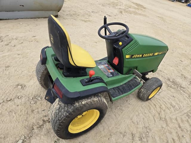 Image of John Deere GT262 equipment image 3