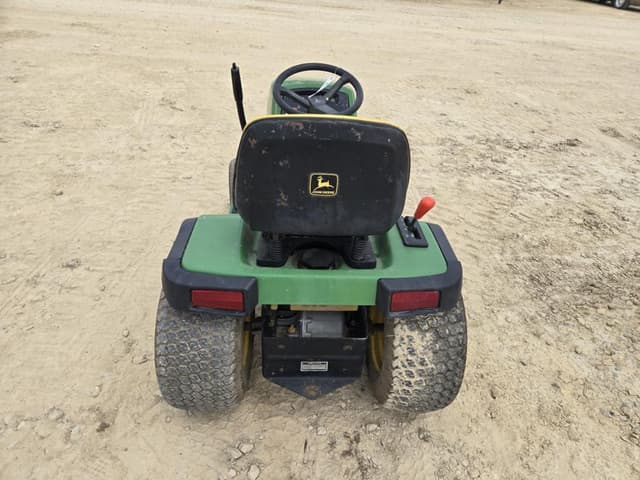 Image of John Deere GT262 equipment image 4