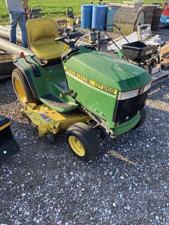 Image of John Deere GT262 Image 1