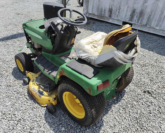 Image of John Deere GX335 equipment image 1