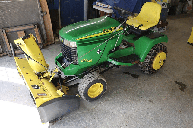 Image of John Deere GX345 equipment image 1