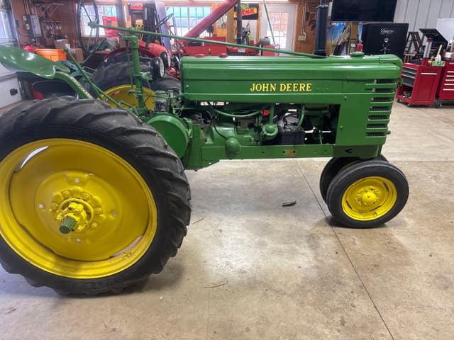 Image of John Deere H equipment image 1