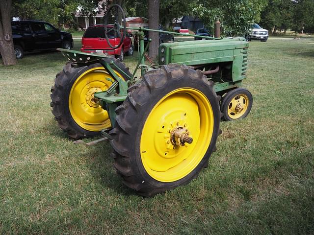 Image of John Deere H equipment image 4